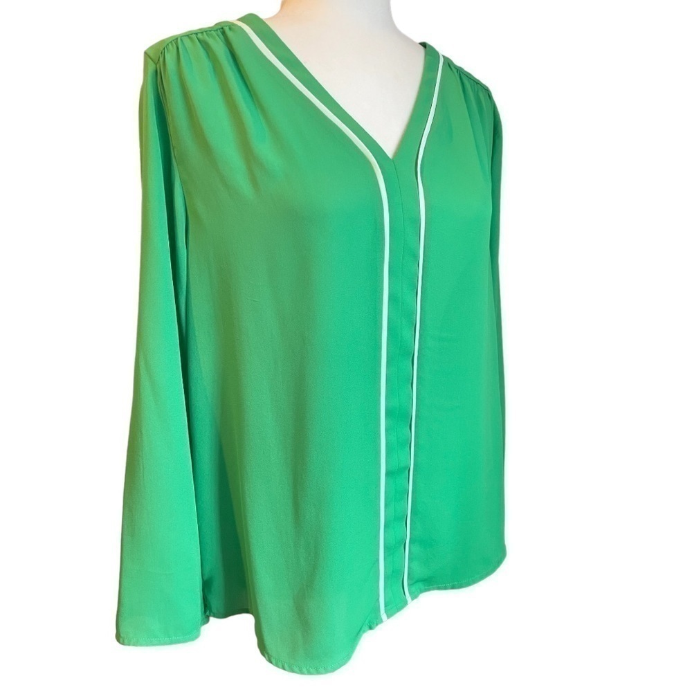COLLECTIVE Concepts Long Sleeves V-Neck Green M - Picture 4 of 8
